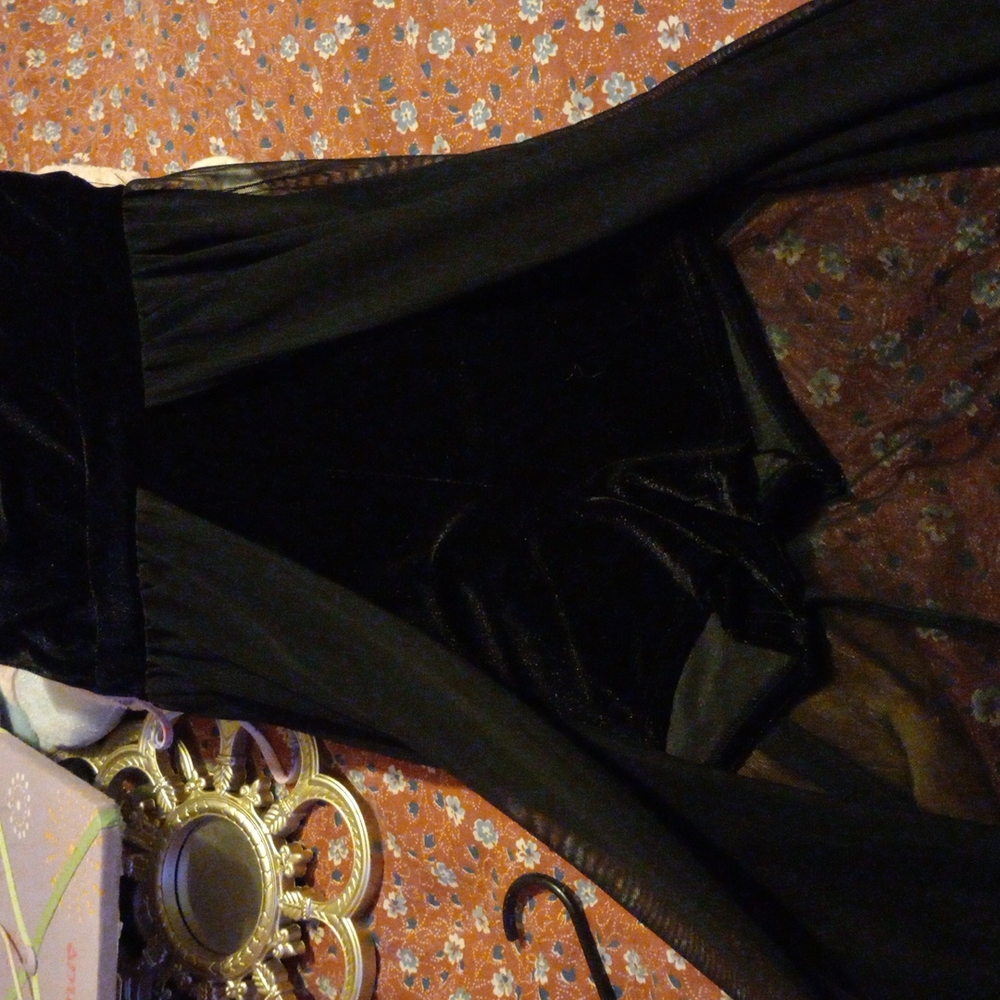 Dress - Picture 2 of 4